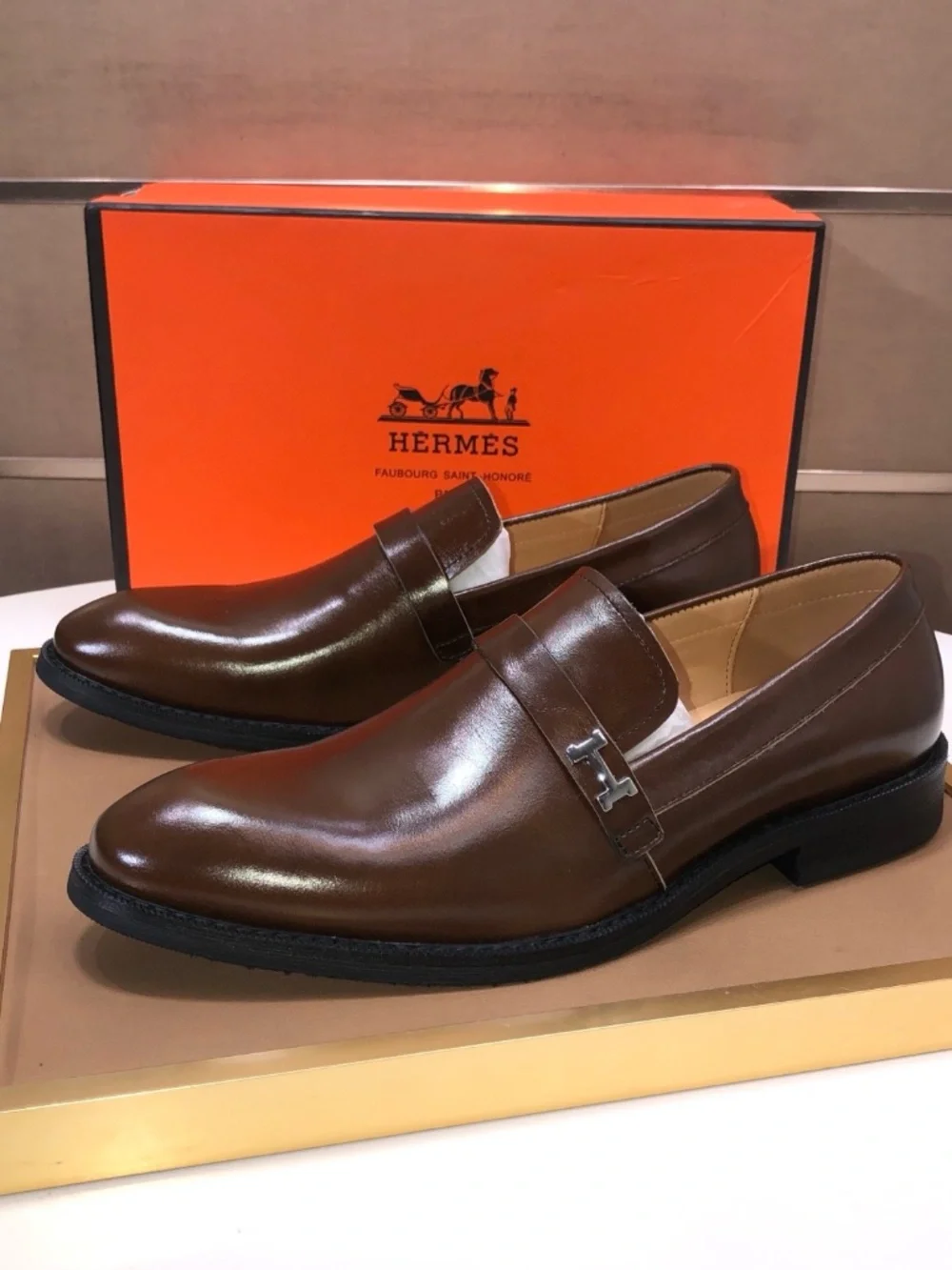Hermès Men’s Brown Leather Slip-On Dress Loafers